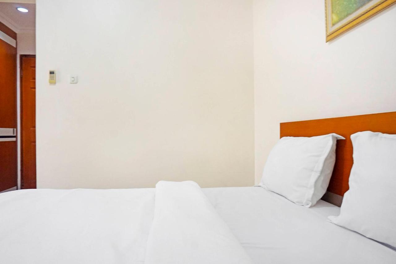 Hotel Collection O 91380 Golden Mansion Jakarta Exterior foto