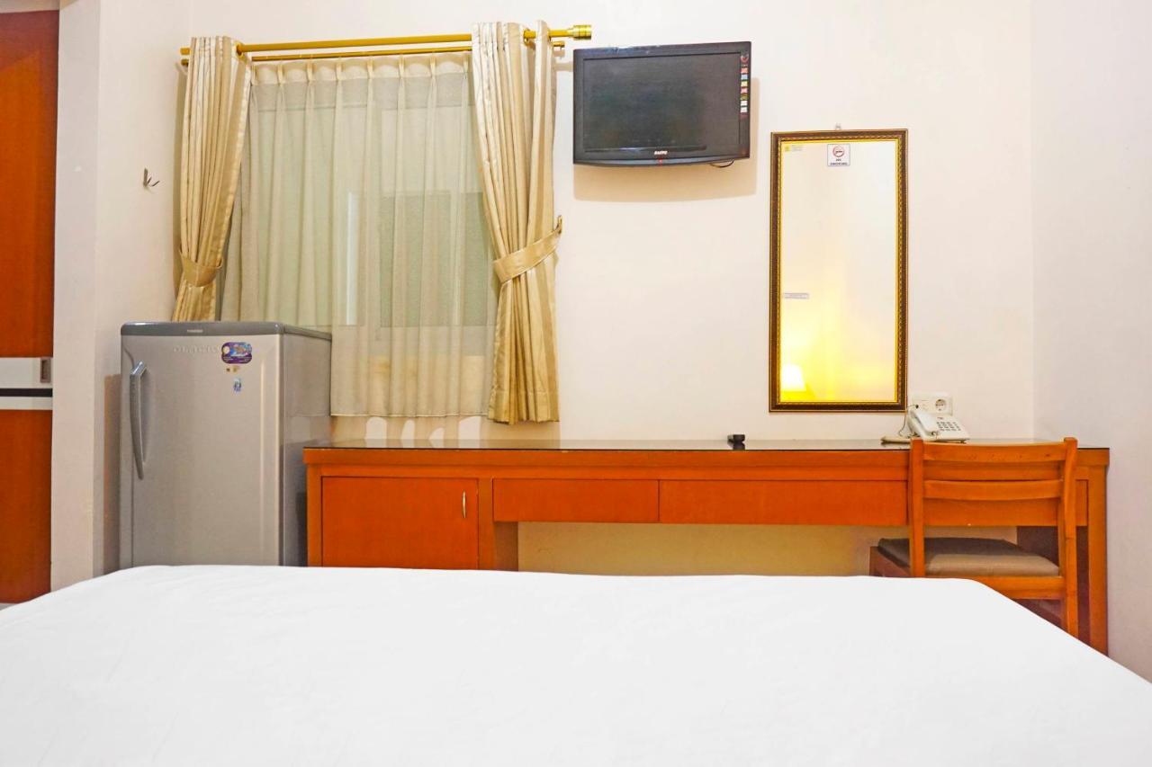 Hotel Collection O 91380 Golden Mansion Jakarta Exterior foto